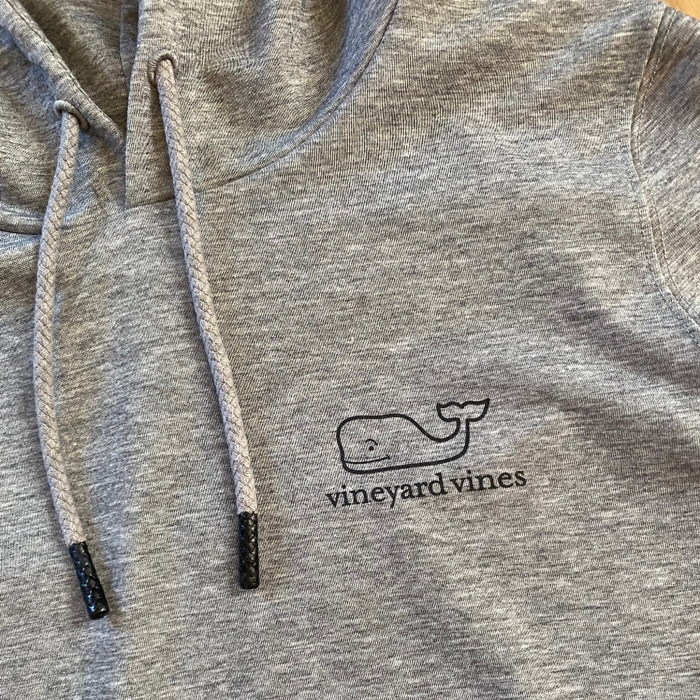 Vineyard Vines Long Sleeve Whale Performance Hoodie - Picture 4 of 10